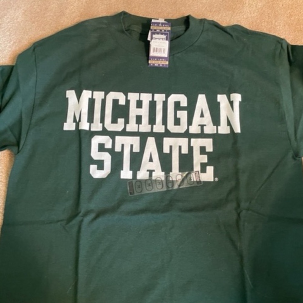 Michigan T shirt  New with tags  Size M